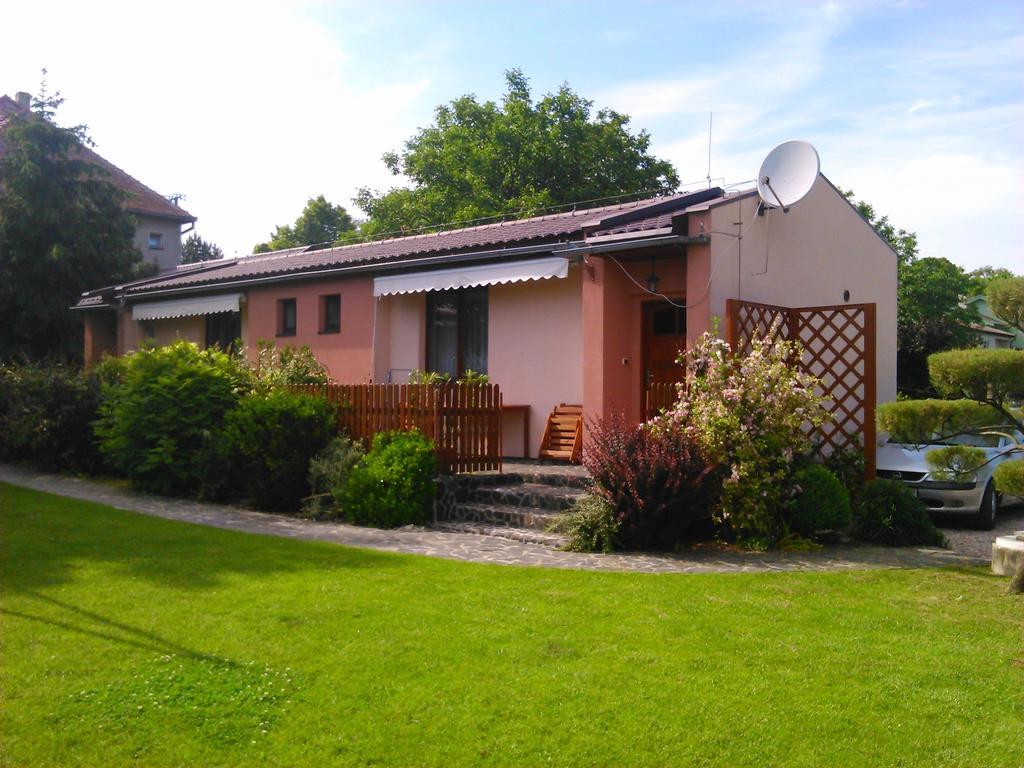 Bungalovy Natura Trávnica Habitación foto