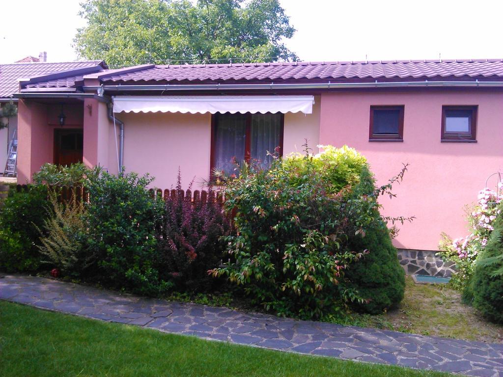 Bungalovy Natura Trávnica Habitación foto